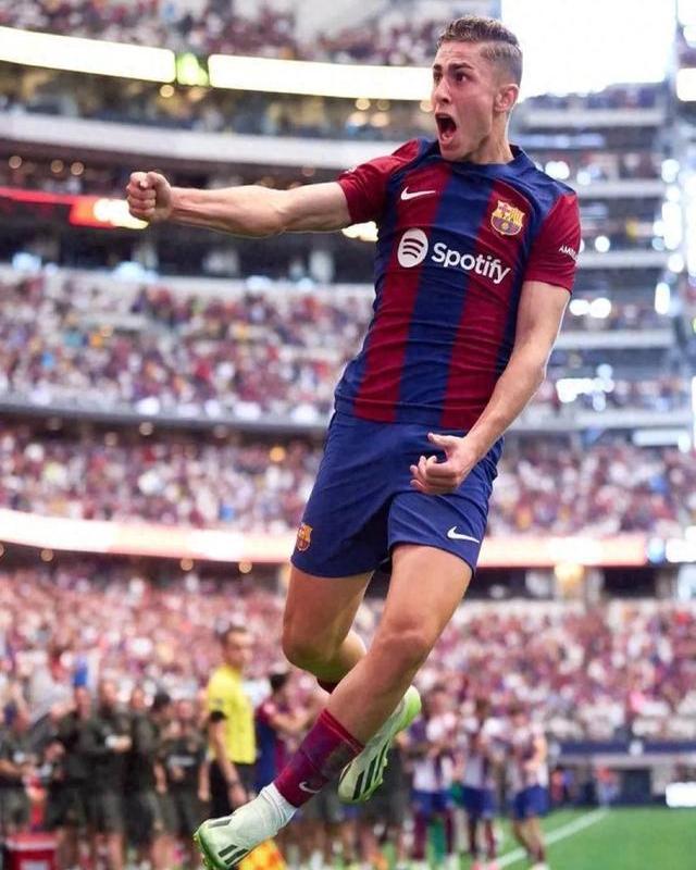 西甲豪门再次掀起胜利风潮，球迷热情高涨