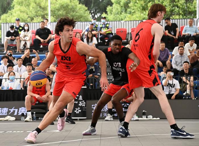 开云体育在线-西班牙篮球队遭遇挑战，寻求突破