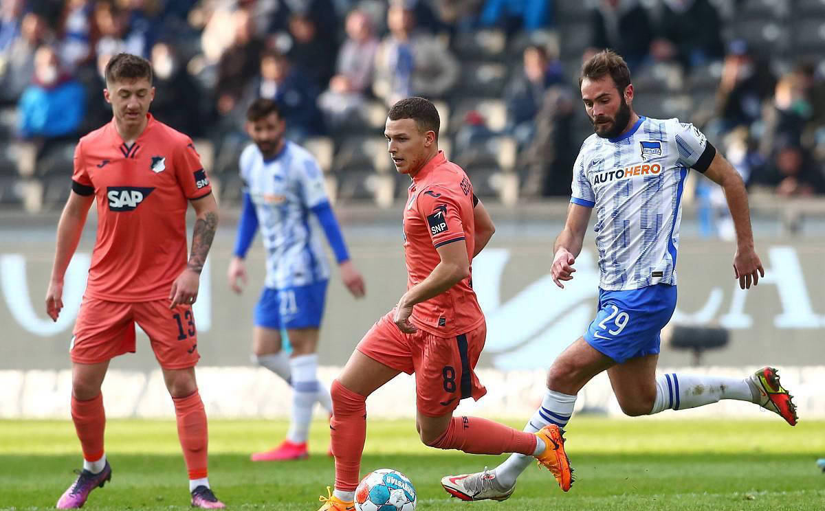 包含尼斯客场一球小胜阿雅克肖，重返胜利轨道的词条