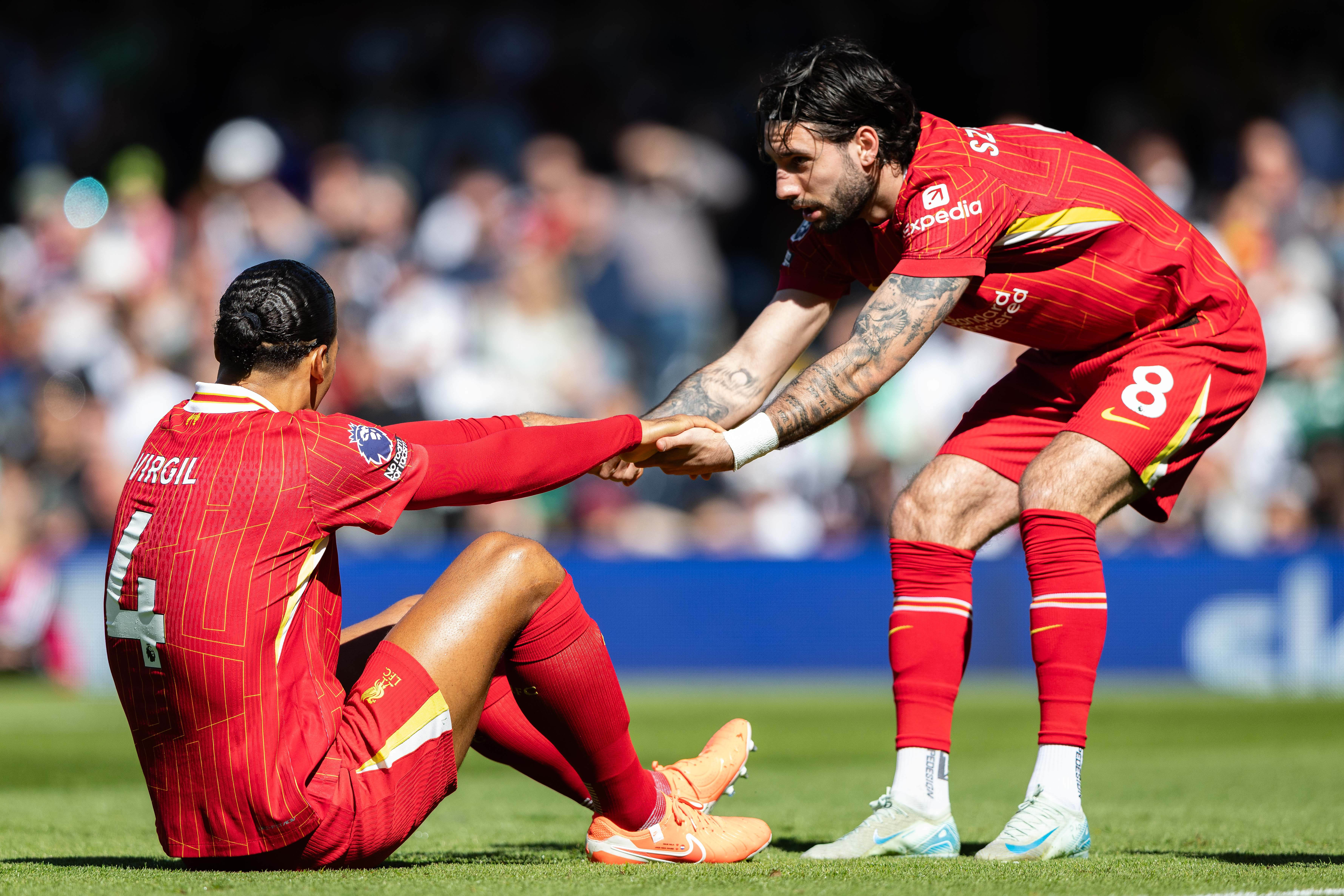 开云体育-利物浦三球大胜，领跑英超联赛