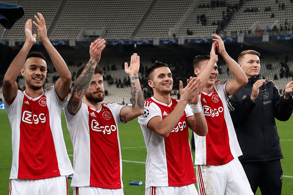 开云体育官网-阿贾克斯客场击败雷恩，士气高涨