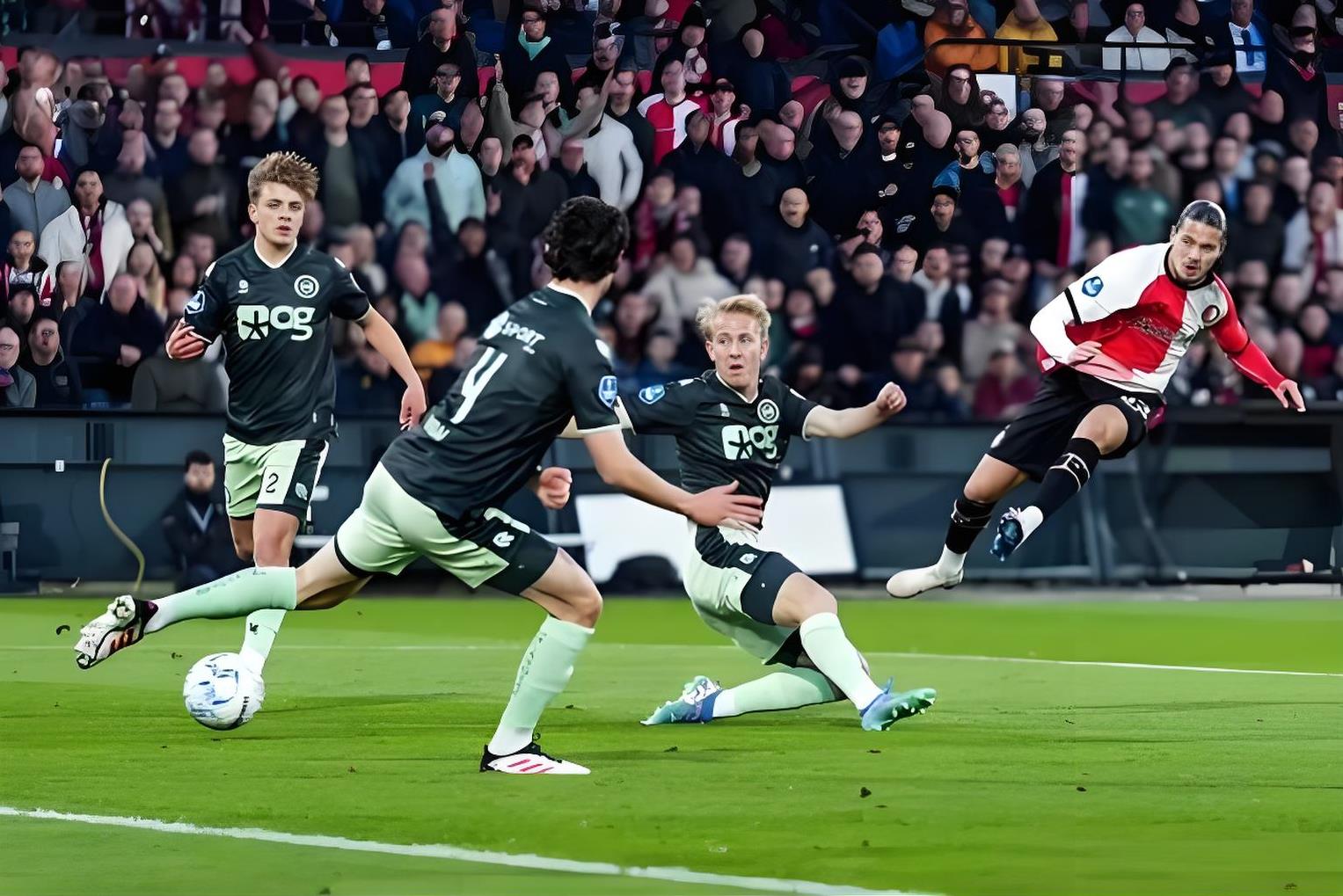 阿贾克斯客场击败雷恩,士气高涨 阿贾克斯客场击败雷恩,士气高涨