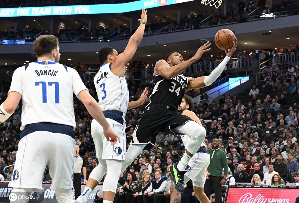 开云体育app-雄鹿大胜活塞稳居东部榜首，字母哥分登顶