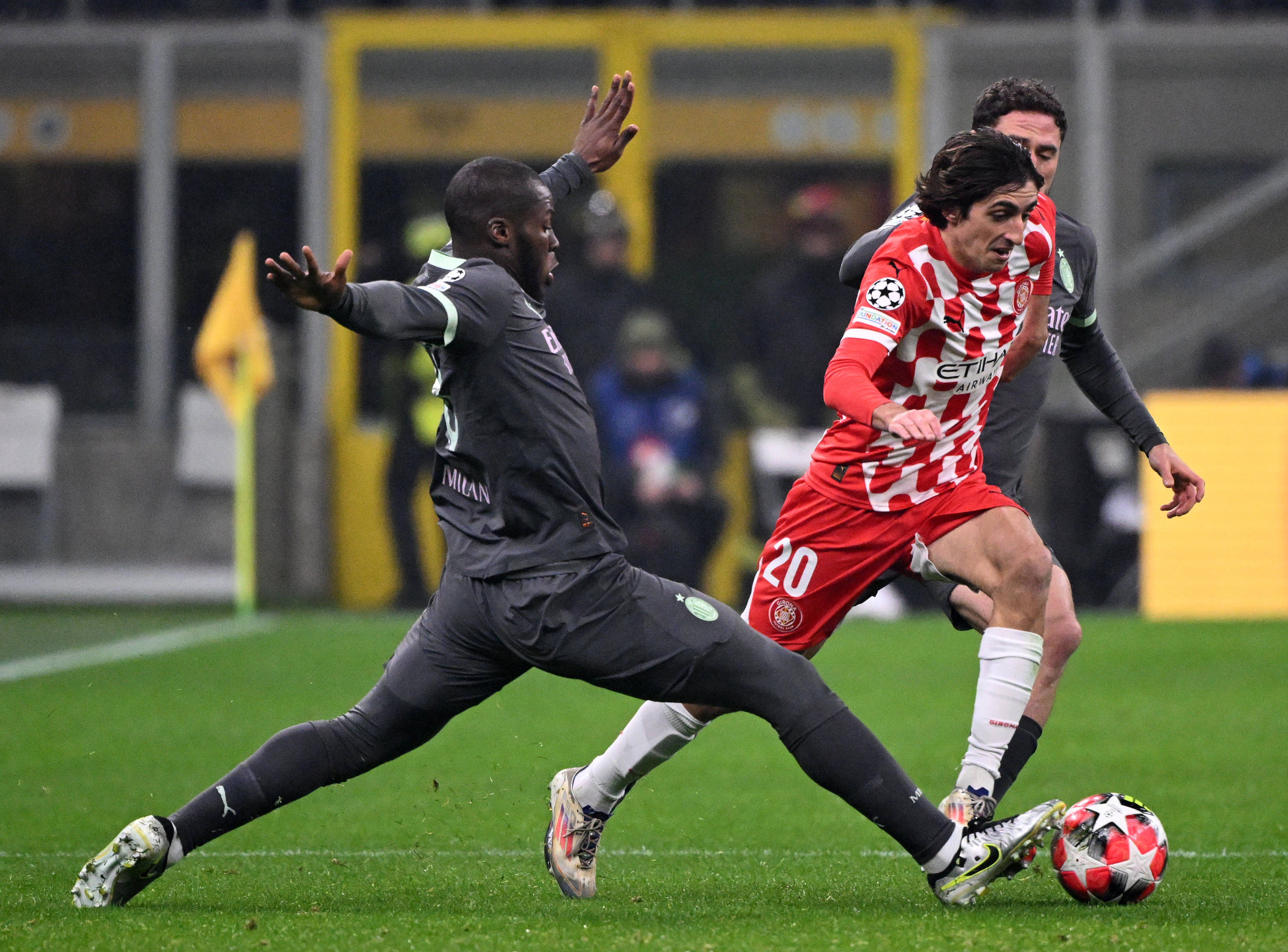 克罗托内客场遭遇AC米兰逆转的简单介绍