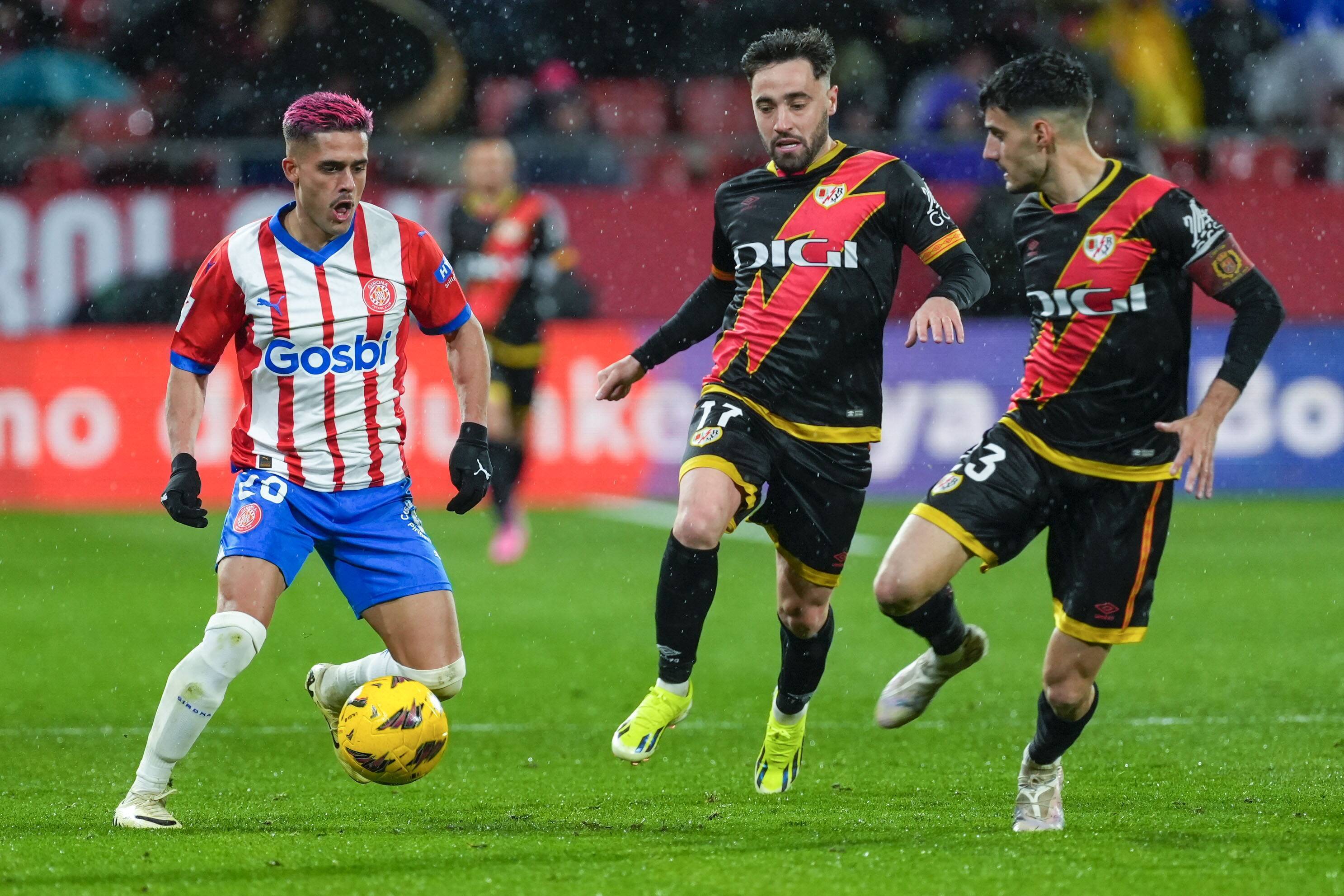 包含意甲联赛：佛罗伦萨主场大胜博洛尼亚，豪取三分的词条