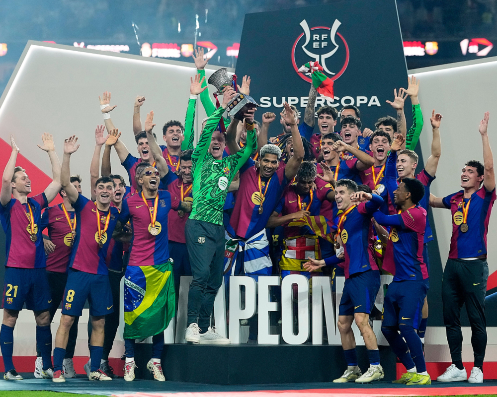 开云体育官网-西班牙队力克智利，力争捧起美洲杯奖杯的简单介绍