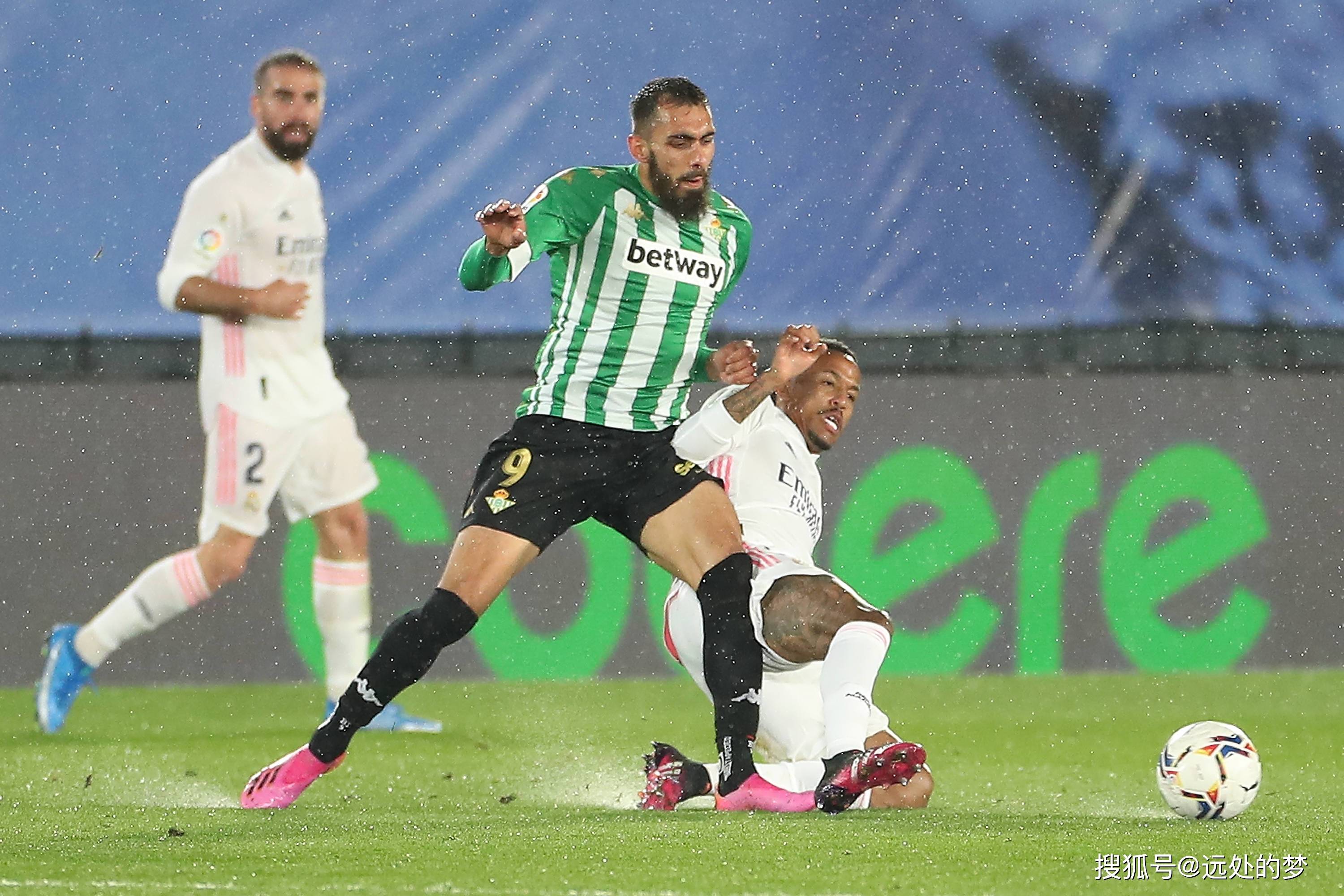 足球欧锦赛淘汰赛即将打响，强弱对抗激烈的简单介绍