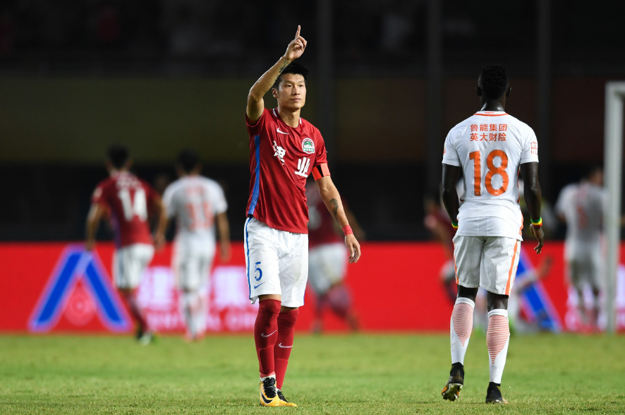 包含建业前锋遭遇尴尬，球队需要及时调整战术的词条