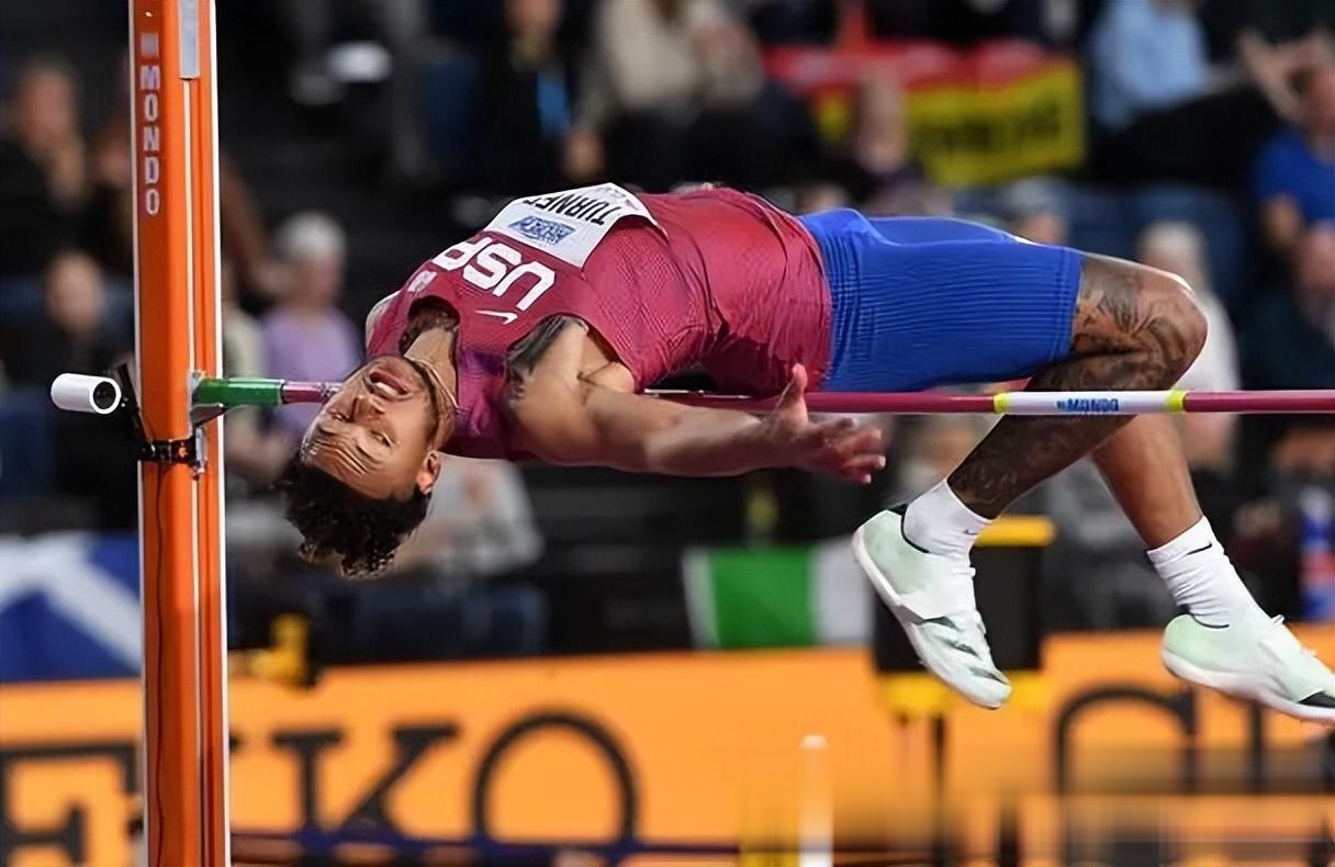 开云体育中国官网-举重比赛高难度，美国选手擒得金牌