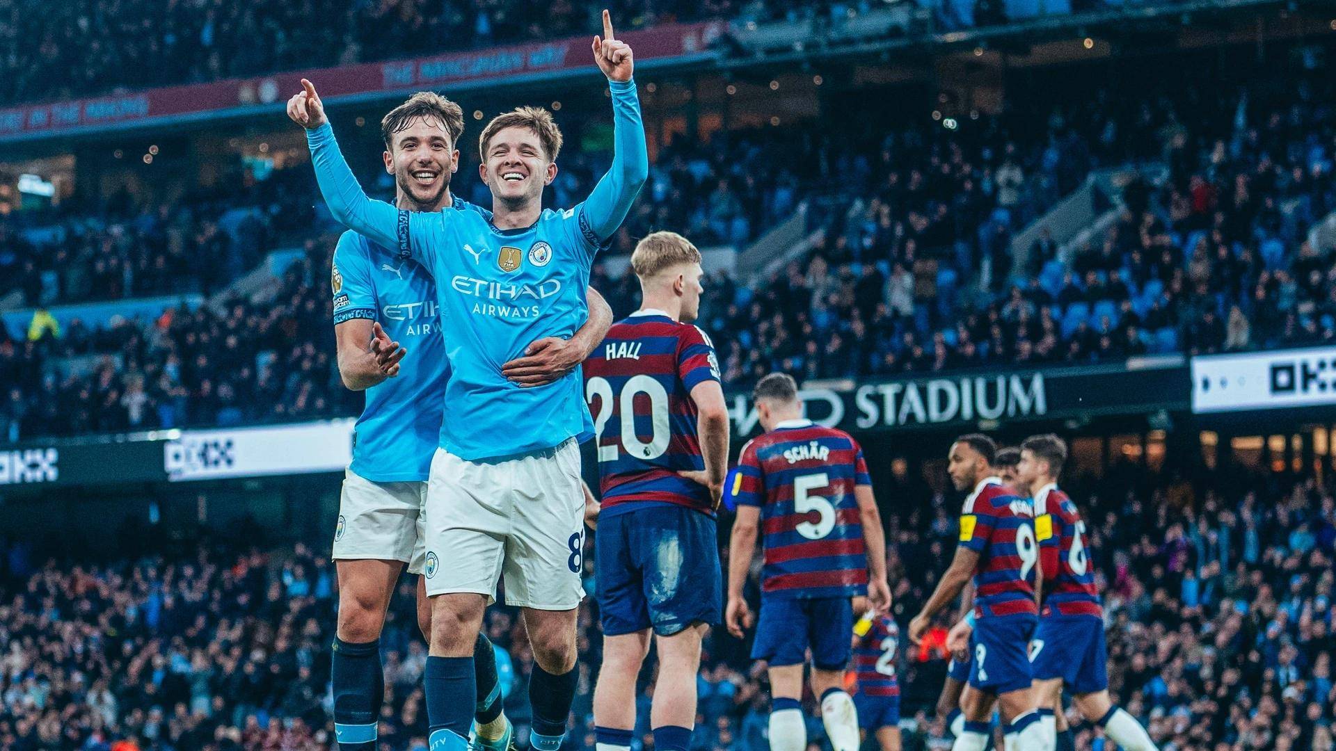 关于曼城主场-大胜桑德兰，领先优势再次扩大的信息