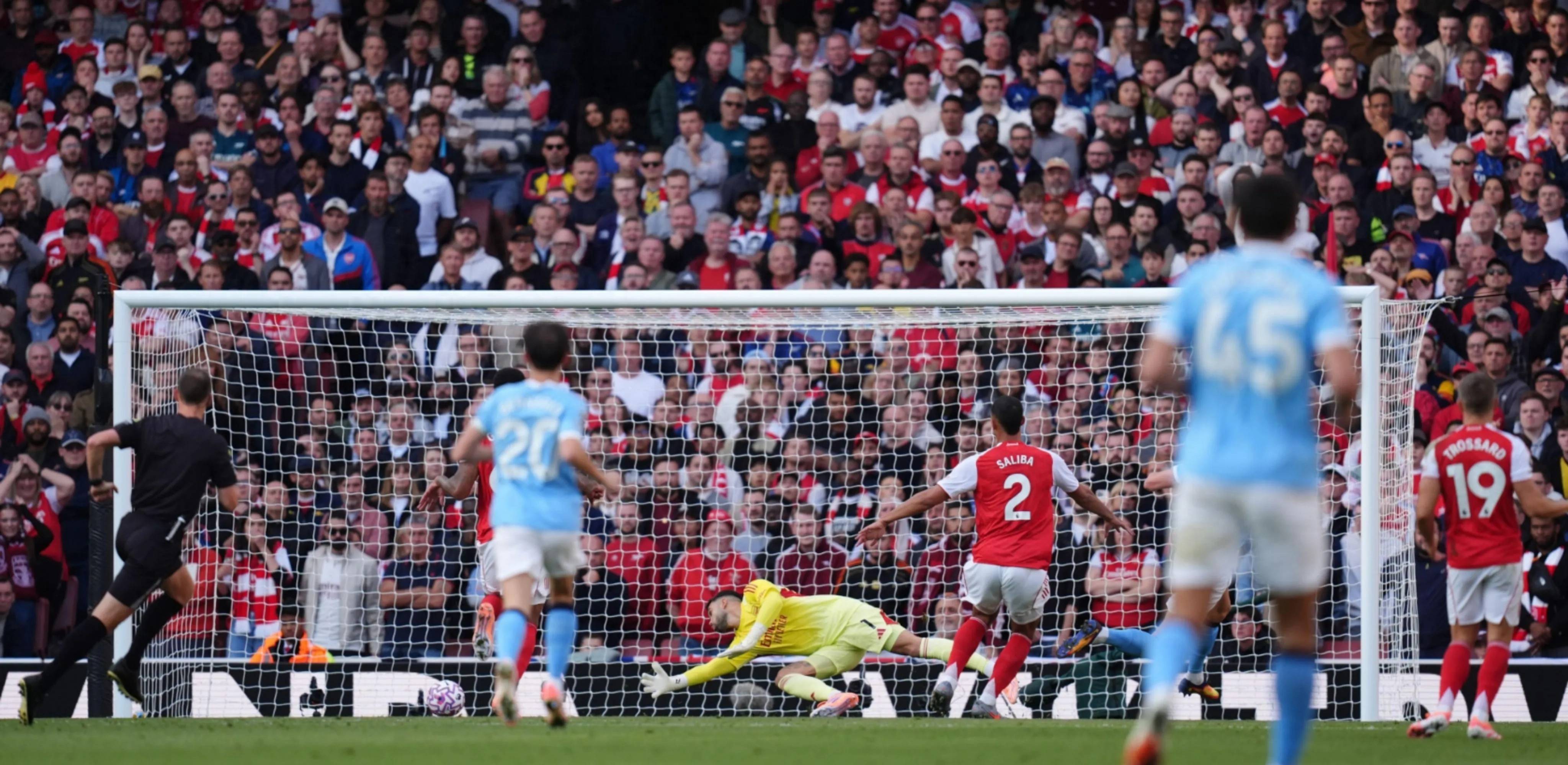 关于曼城主场-大胜桑德兰，领先优势再次扩大的信息